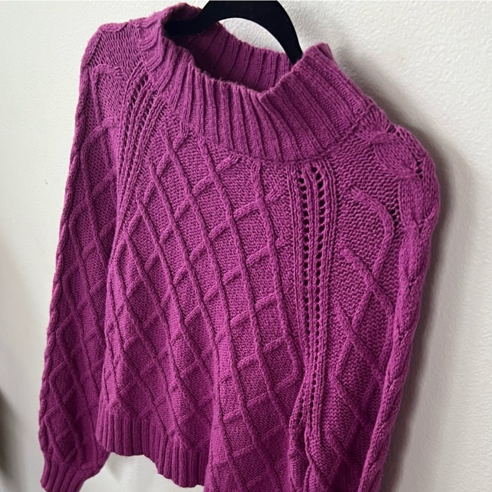 American Eagle Magenta Sweater - Picture 2 of 4